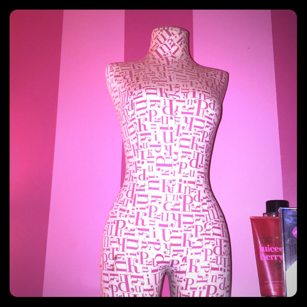 Victoria’s Secret mannequin